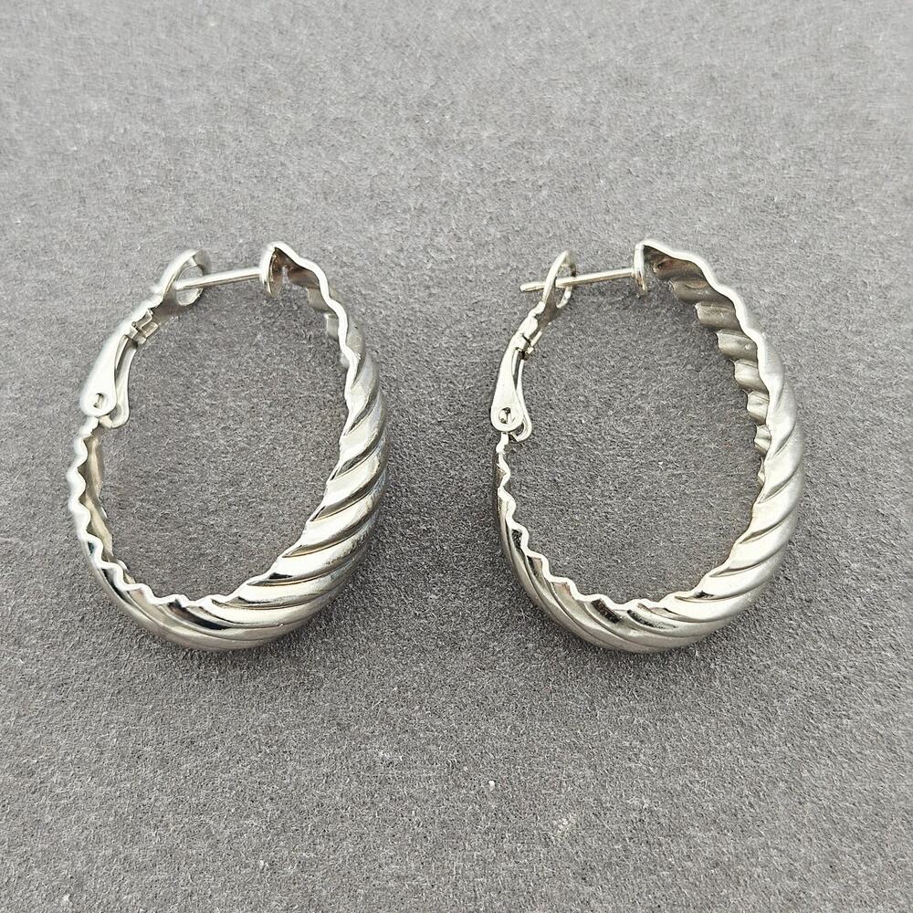 Silver Tone Scalloped Oval Hoop Earrings Textured Simple Casual Everyday Basic